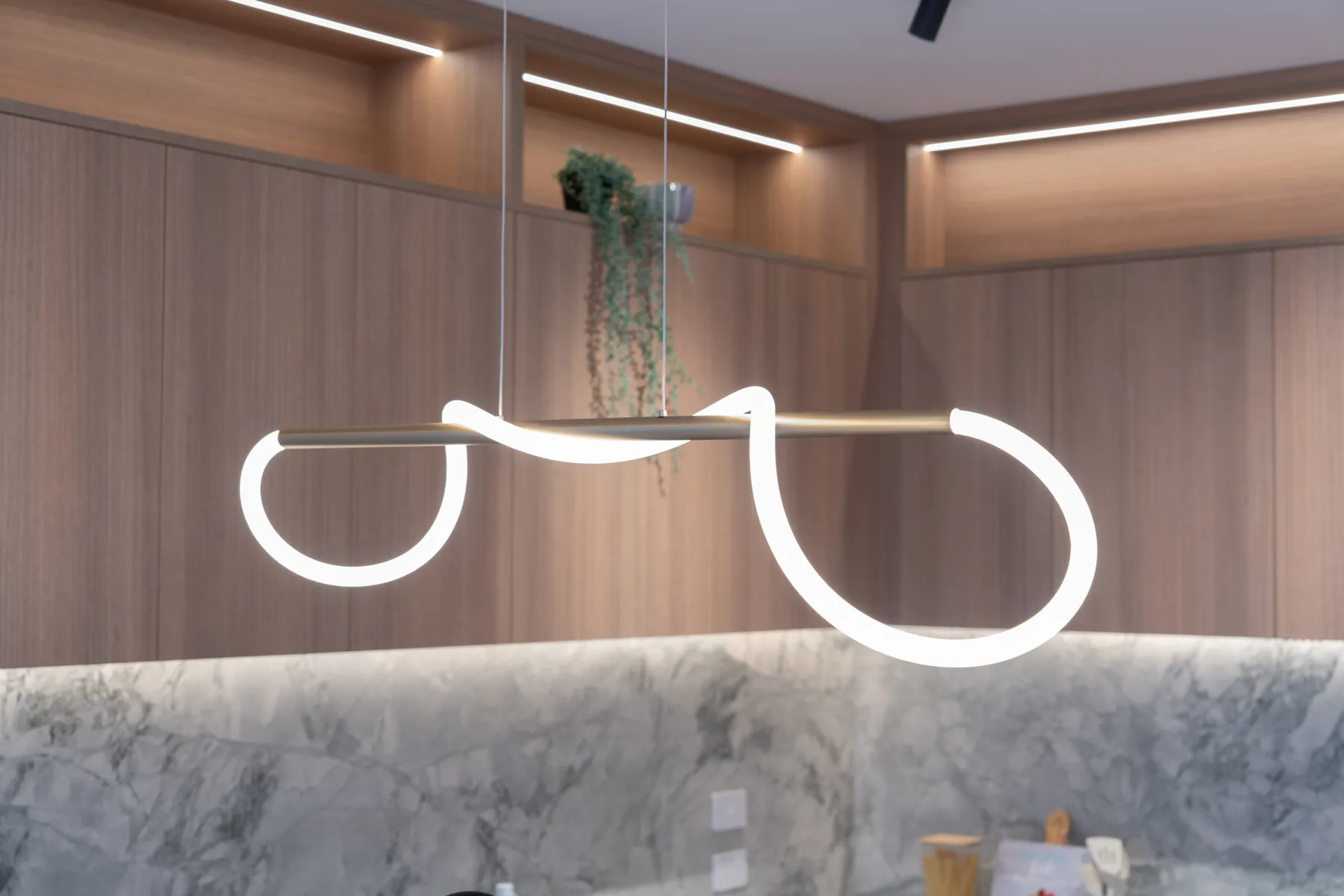 Linear kitchen pendant