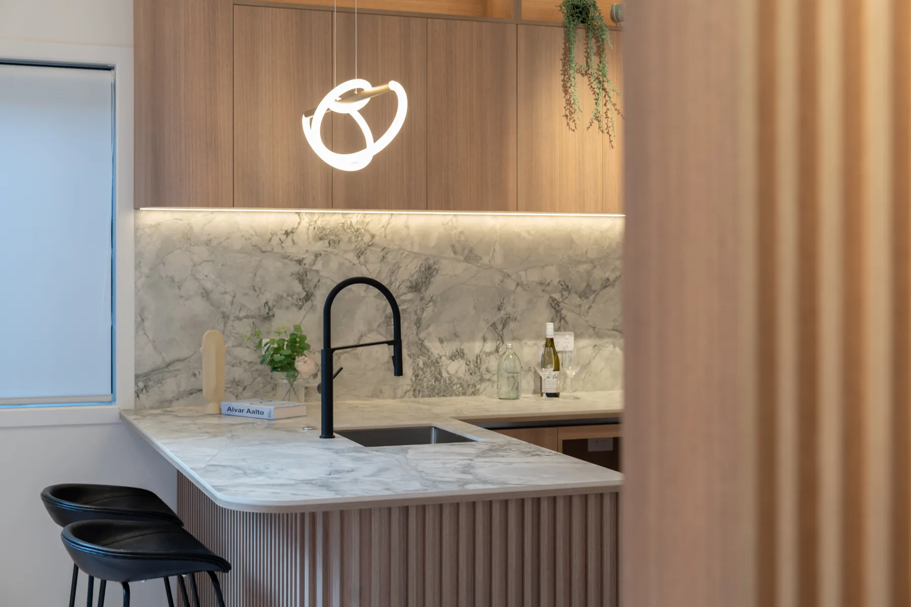Kitchen island feature light