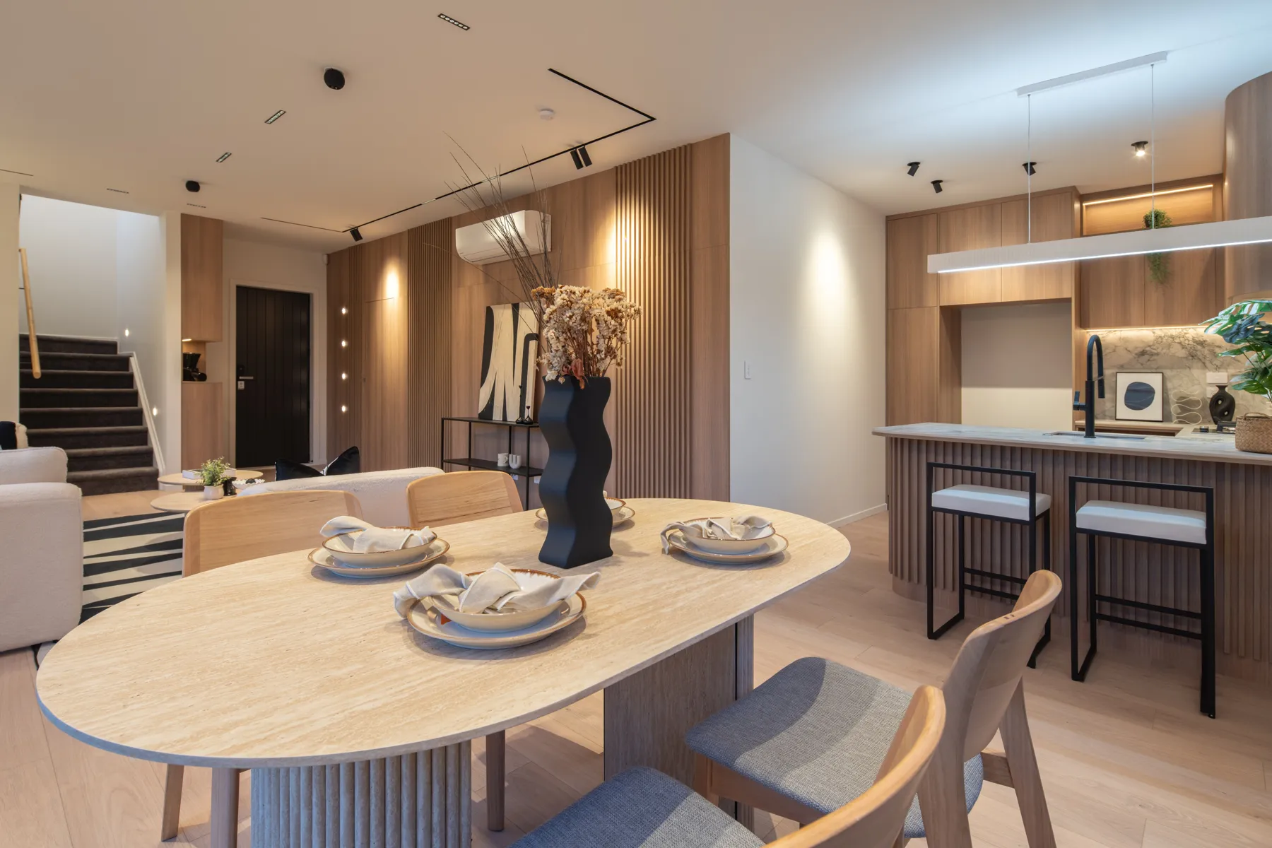 Dining & track lighting